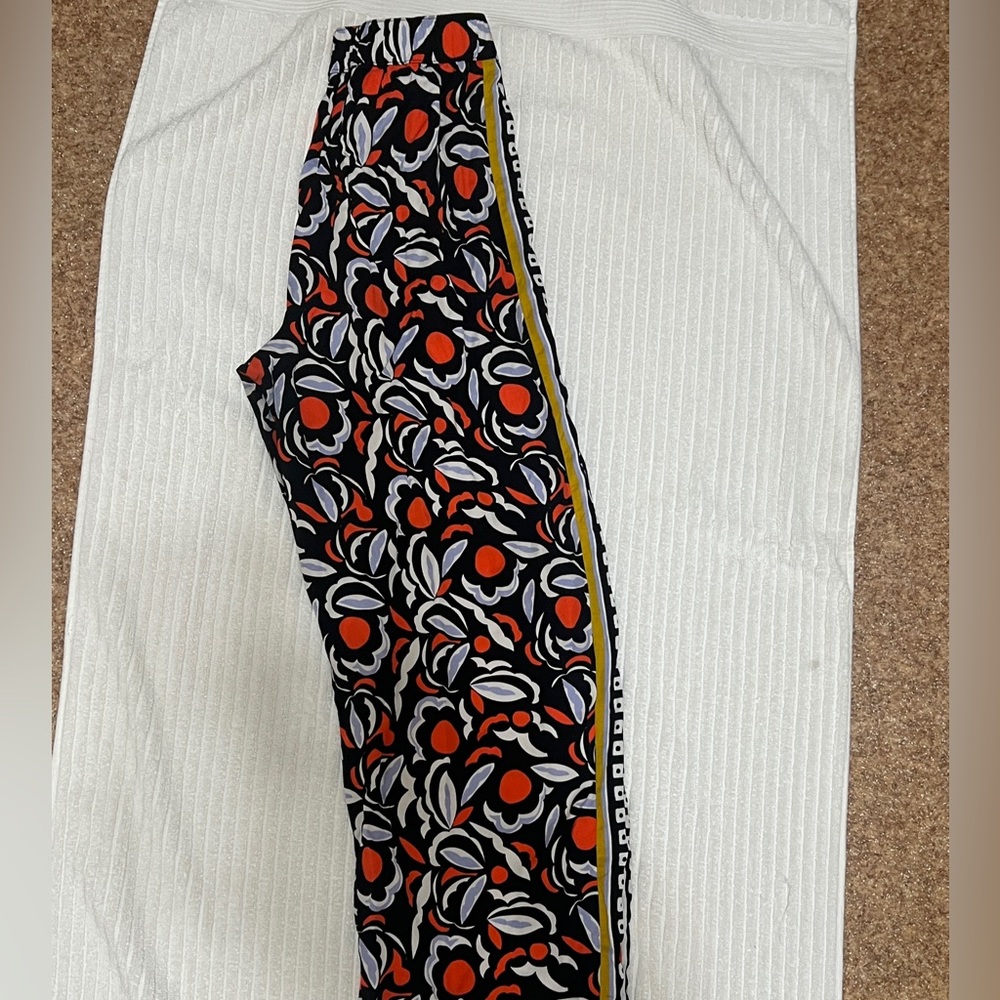 Fun summer pant with bright print
